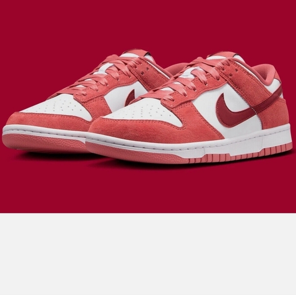 NWT Women's NikeV-Day Dunks - Picture 4 of 7